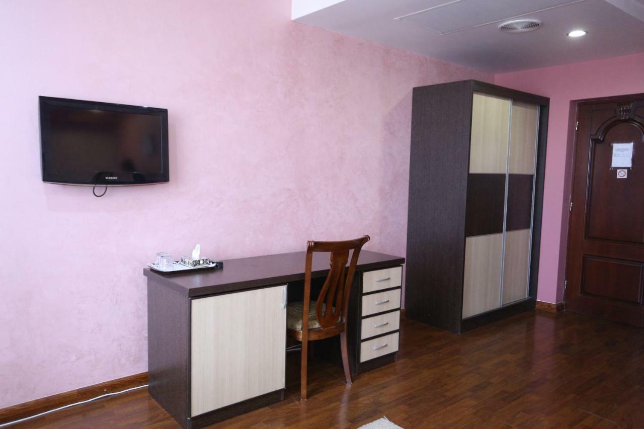 Vanatur Hotel Gjumri Exterior foto